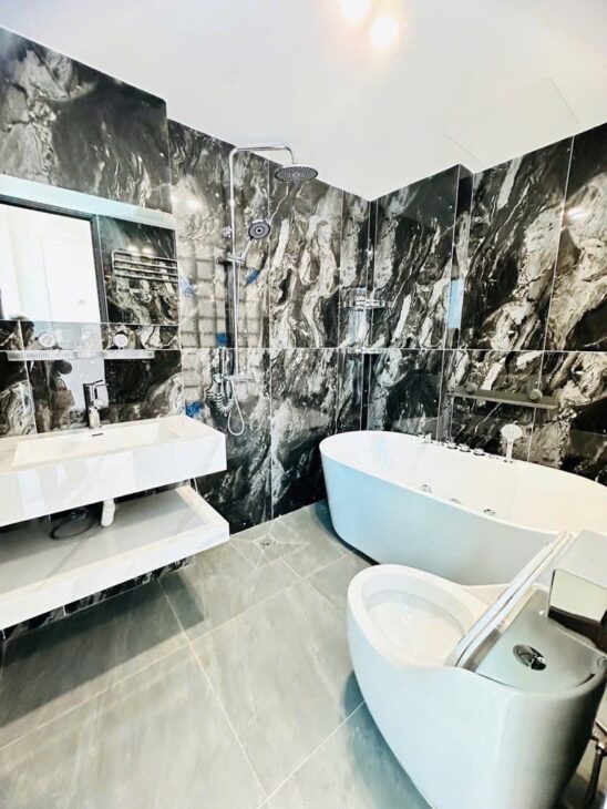 BA ĐÌNH 63M x6 TẦNG THANG MÁY 14,8 TỶ-Ô TÔ QUA NHÀ,CÁCH PHỐ 10M,VIEW CẦU LONG BIÊN