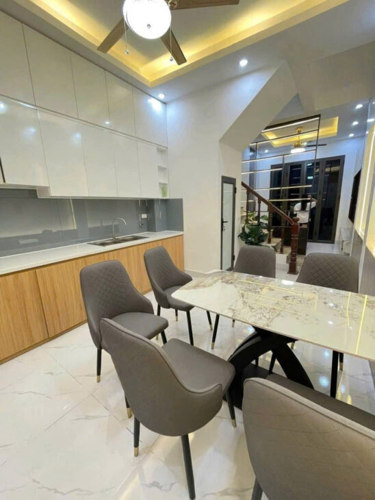 PHỐ VÍP PHAN KẾ BÍNH – NỞ HẬU – 2 THOÁNG 30m2 4 tầng mặt tiền 3.1m Giá 7.65 tỷ