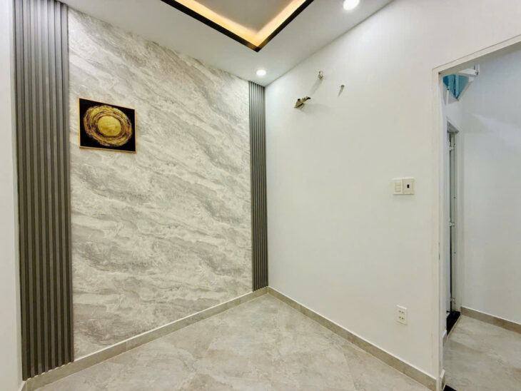 NHÀ ĐẸP THẠNH LỘC 15, 3 LẦU 4 PHÒNG NGỦ, GIÁ RẤT YÊU THƯƠNG