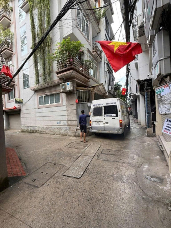 NHÀ SIÊU ĐẸP QUẬN CẦU GIẤY ĐƯỜNG LẠC LONG QUÂN – OTO TRÁNH – KINH DOANH 17 TỶ – 45M2.