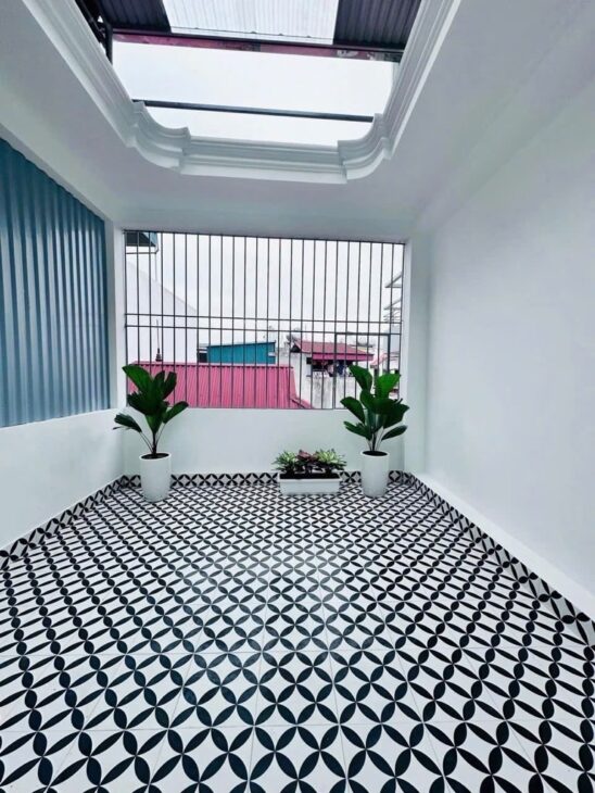 XUÂN LA DT 48M x4 TẦNG 12,5 TỶ,MẶT NGÕ THÔNG KINH DOANH NHỎ,Ô TÔ QUA NHÀ