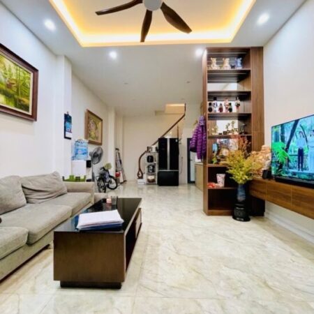 NGỌC HÀ DT 38M x5 TẦNG 12 TỶ,CÁCH PHỐ 50M,NGÕ BA GÁC,GẦN LĂNG BÁC,NHÀ ĐẸP