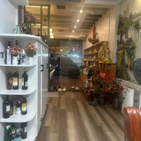 Nhà 3.5 tầng mặt đường Trại Lẻ – Vỉa hè 6m đang cho thuê 20 triệu/1 tháng