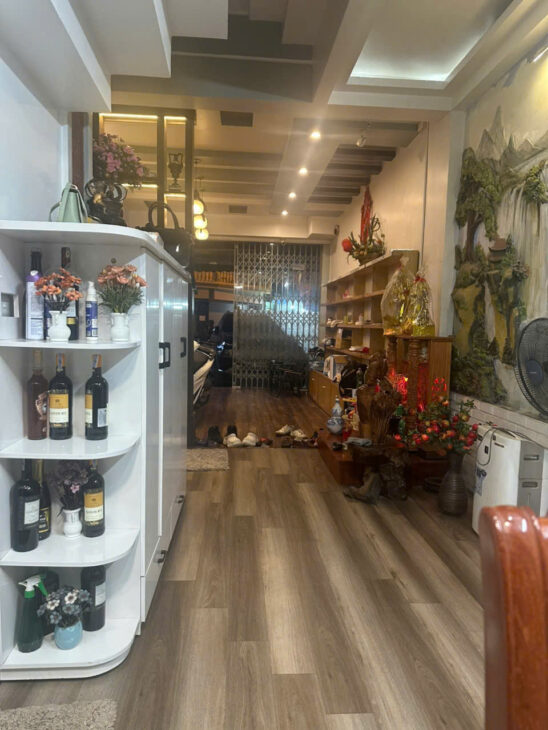 Nhà 3.5 tầng mặt đường Trại Lẻ – Vỉa hè 6m đang cho thuê 20 triệu/1 tháng