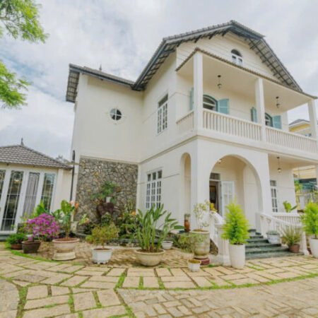 Villa Cao Cấp Hồ Than Thở Đà Lạt – View Đẹp, Vị Trí Đắc Địa 27tr