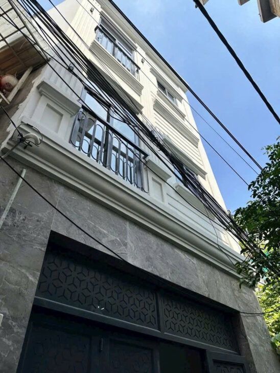 Căn Hô dịch vụ Lê Văn Thịnh,Diện tích 72m2 (4 x18) oto đổ cửaNhà mới xây, 1 trệt, 3 lầu, 10 pn,