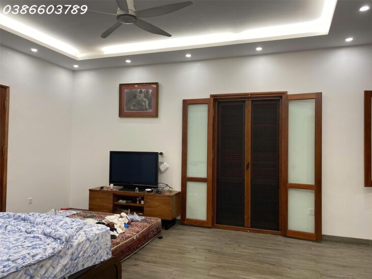 759m² – Tổ 4 Cự Khối – Ngõ Độc Lập – MT 27m – 2 tầng – Giá 42 tỷ