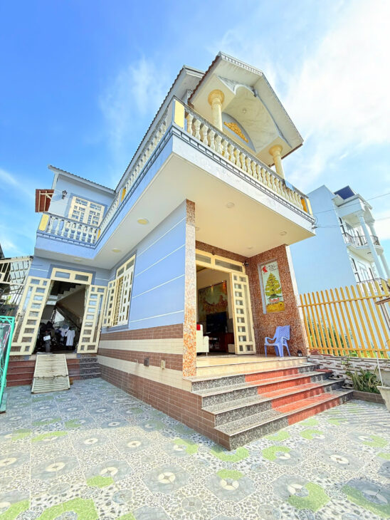 Nhà Xe Hơi Ngủ Trong Nhà DT 144m² (7.4×19.5m) Nở Hậu 8.5m , Đoàn Nguyễn Tuấn, Hưng Long, 0908074771