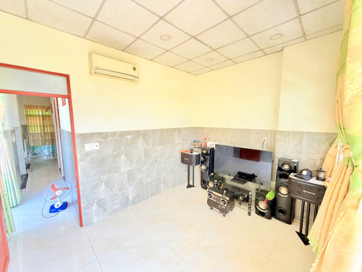 Nhà Xe Hơi Ngủ Trong Nhà DT 144m² (7.4×19.5m) Nở Hậu 8.5m , Đoàn Nguyễn Tuấn, Hưng Long, 0908074771