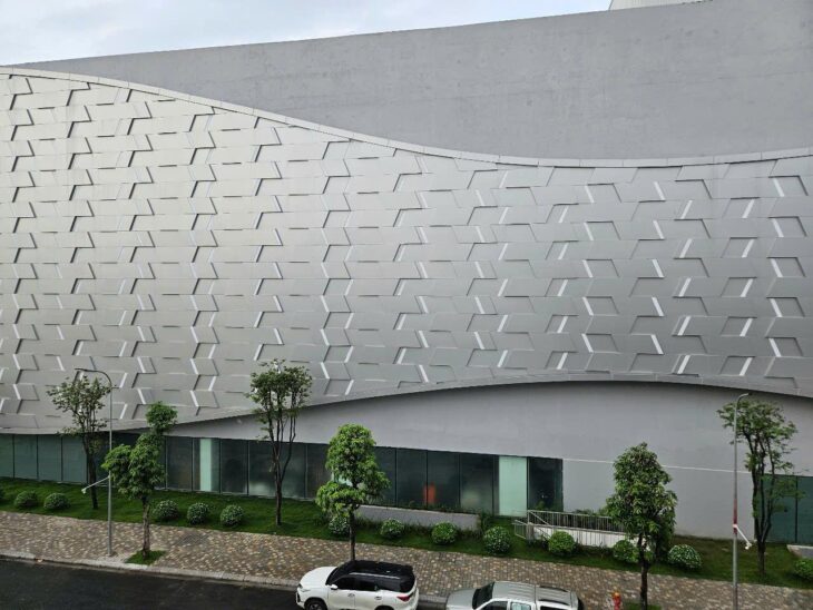 Cho thuê nhà 4 tầng lô góc đối diện vincom ocean park 2