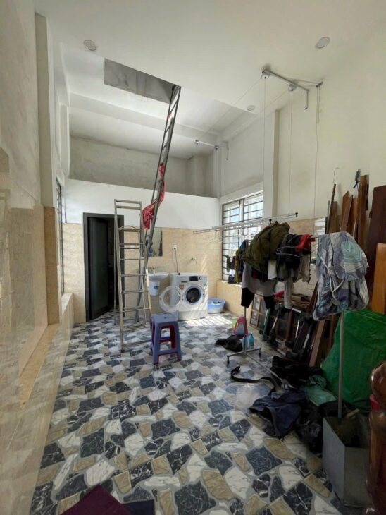 Nhà đẹp 3 tầng 3 mê nội thất gỗ sang trọng, thông ra Yên Thế – Bắc Sơn!