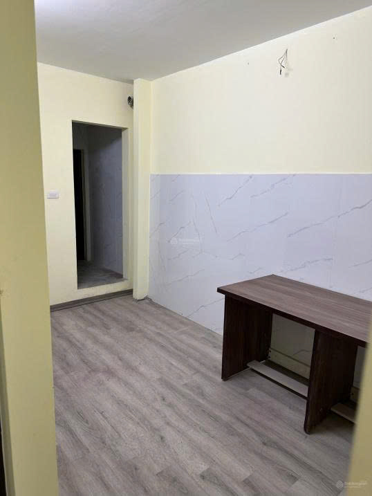 Cần cho thuê phòng tầng 2 tại vòng xoay Cầu Cót 45m2, địa điểm thuận tiện nhiều tiện ích, giá 5,5