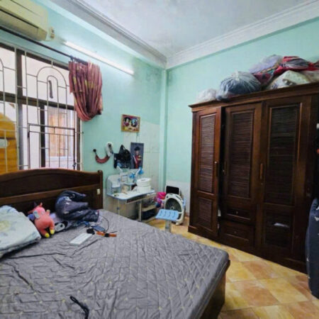 HÀNG HIẾM – NHÀ DÂN XÂY – VỊ TRÍ ĐẸP – CĂN GÓC – 2 NGỦ – GẦN PHỐ- Phố 8/3, 18m x 4 tầng. Mặt tiền