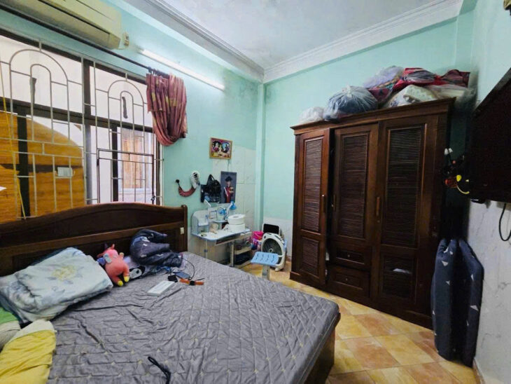 HÀNG HIẾM – NHÀ DÂN XÂY – VỊ TRÍ ĐẸP – CĂN GÓC – 2 NGỦ – GẦN PHỐ- Phố 8/3, 18m x 4 tầng. Mặt tiền