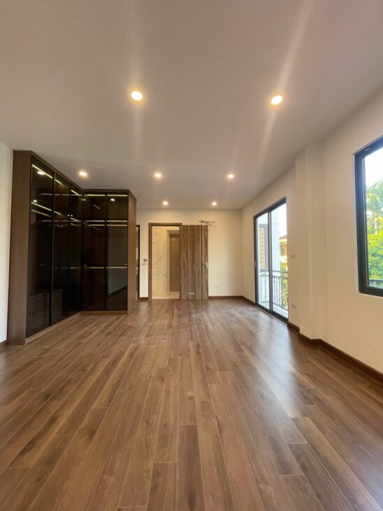 HƠN 9 TỶ CÓ NHÀ 70M2 – 5 TẦNG THANG MÁY – 3 MẶT THOÁNG TẠI SÀI ĐỒNG — LONG BIÊN