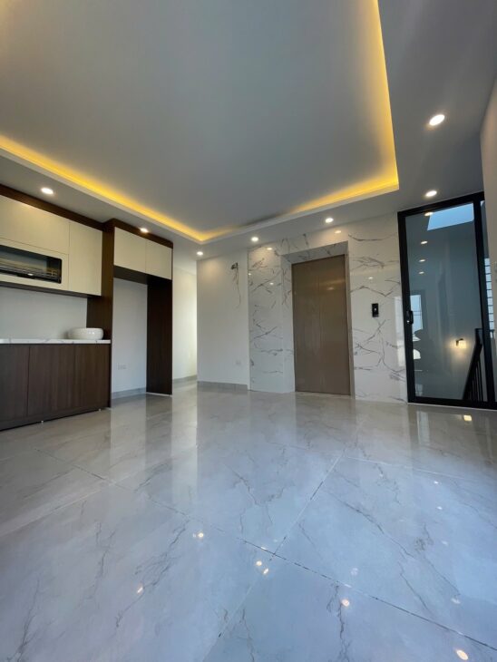 HƠN 9 TỶ CÓ NHÀ 70M2 – 5 TẦNG THANG MÁY – 3 MẶT THOÁNG TẠI SÀI ĐỒNG — LONG BIÊN