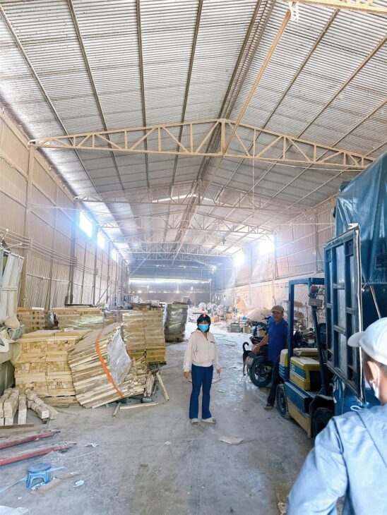 X135 bán nhà xưởng hiện đại, khu dân cư ở kín đông đúc người qua lại SX nhiều ngành nghề