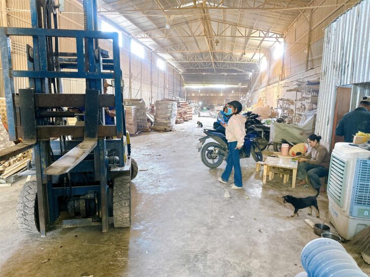 X135 bán nhà xưởng hiện đại, khu dân cư ở kín đông đúc người qua lại SX nhiều ngành nghề