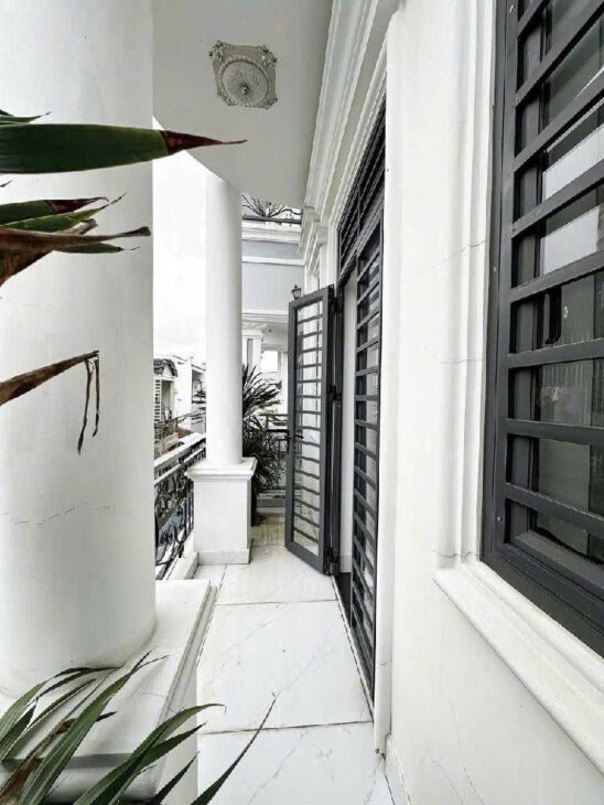 NHÀ ĐẸP -NỘI THẤT ĐẸP – VỊ TRÍ ĐẸP – HẺM OTO NGAY TRUNG TÂM QUẬN 9 – LÃ XUÂN OAI- TĂNG NHƠN PHÚ A