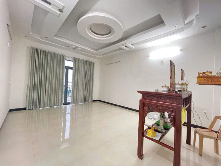 BÁN NHÀ 3 TẦNG ĐƯỜNG 7m5 – KHU ĐÔ THỊ SINH THÁI VEN SÔNG HOÀ XUÂN, KINH DOANH CỰC ĐỈNH.