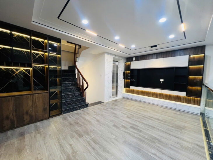 BÁN NHÀ TÂN MAI- HOÀNG MAI, 62 M2, 7 TẦNG TM, MẶT TIỀN 7,5 M, GIÁ 26,5 TỶ.