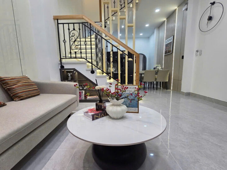 L1654 ⭐️ sát Emart Phan Huy Ích, SHR, Vuông, HXH, 2 tầng, 3.7x12m, 5.x tỷ