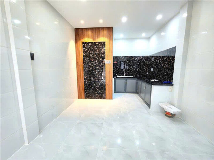 L1655 ⭐️ Giảm 120tr! sát Vincom Plaza Quang Trung GV, SHR, Vuông, 2 tầng, 3.3x7m, 2.x tỷ