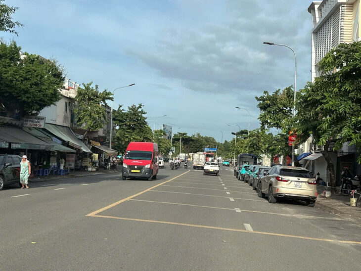 Nhà phố HXH 1 trục Lê Đức Thọ ngang 6.5m 4 lầu 98m2 gần CV Văn Hoá Gò Vấp chỉ 11.9 tỷ.