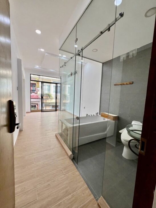 BÁN NHÀ Q3 – CMT8 – HẺM 4M LIÊN THÔNG – 5 TẦNG – GIẾNG TRỜI – SÂN THƯỢNG – DT 40M² – 4PN – 8,99 TỶ