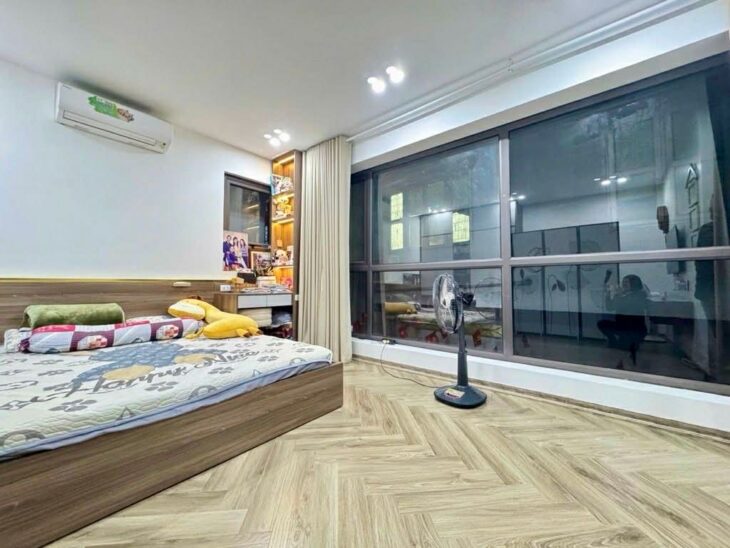 nhà đẹp Ngọc Lâm, gara, 7 tầng thang máy, mặt tiền 9m, ngõ nông, gần ôtô tránh