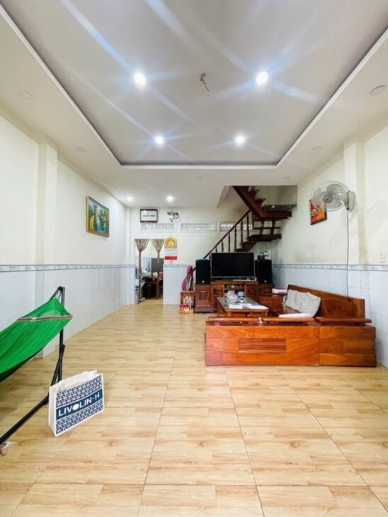 Bán nhà Q.12, đường Lê Thị Nho, 54m2, 2 tầng, 3PN, SH, giá 3.4 tỷ. HXH