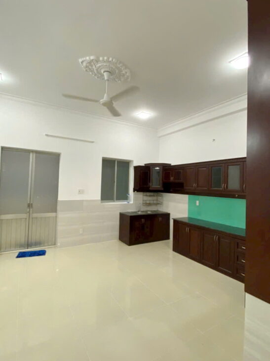 Giảm 900 triệu bán gấp căn nhà góc 2 mặt tiền đường Số 19 KDC Bình Hưng ngay bx Q8