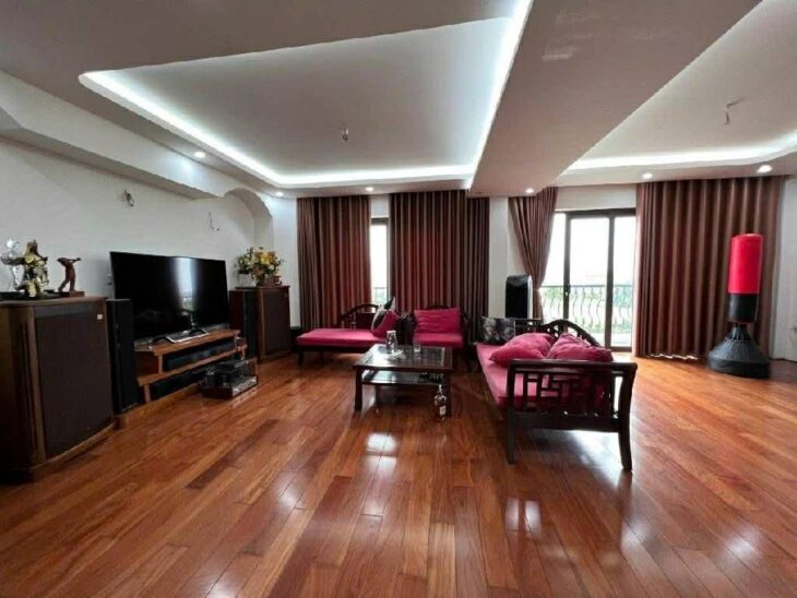 Liền kề Ngọc Thuỵ view vườn hoa, 140m x 7 tầng, MT 8m, vỉa hè rộng, đường trước nhà 10m