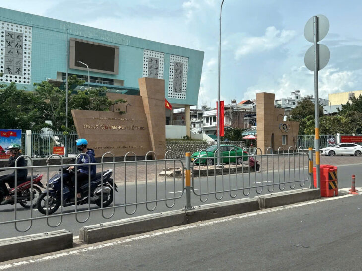 SỐC Nhà MTKD ngang 4.2m KD đỉnh 48m2 Nguyễn Văn Lượng view Lotte Mart chỉ 10 tỷ.