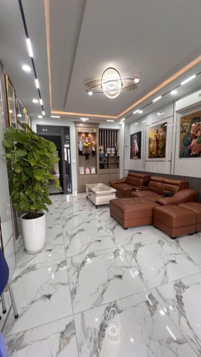 Bán nhà HXT thông Phạm Văn Bạch P12 ngang 4.2 m 93m2 4L có T.máy KD buôn bán 13.7 tỷ.