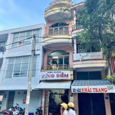 BÁN NHÀ 4 TẦNG VỪA Ở VỪA KINH DOANH MẶT TIỀN ĐƯỜNG THÁP BÀ, NHA TRANG.
