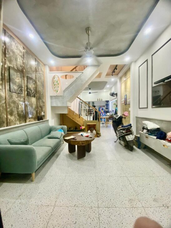 SIÊU PHẨM NHÀ 4 TẦNG SANG TRỌNG HXH GẦN CHỢ, BẾN XE BUÝT HIỆP THÀNH, QUẬN 12..