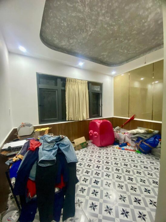 SIÊU PHẨM NHÀ 4 TẦNG SANG TRỌNG HXH GẦN CHỢ, BẾN XE BUÝT HIỆP THÀNH, QUẬN 12..