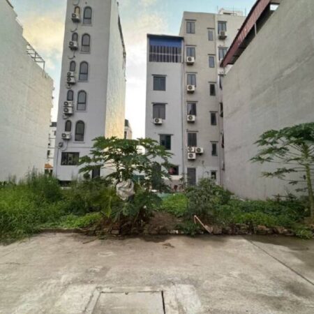 Đất TDC Ngọc Thuỵ 42m x 4m2 hình siêu đẹp. 2 mặt đều oto. Đất TDC Ngọc Thuỵ 42m x 4m2 hình siêu đẹp. 2 mặt đều oto.