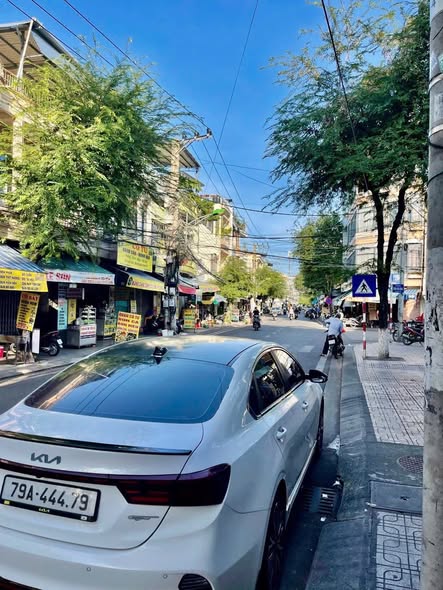 BÁN NHÀ 4 TẦNG VỪA Ở VỪA KINH DOANH MẶT TIỀN ĐƯỜNG THÁP BÀ, NHA TRANG.