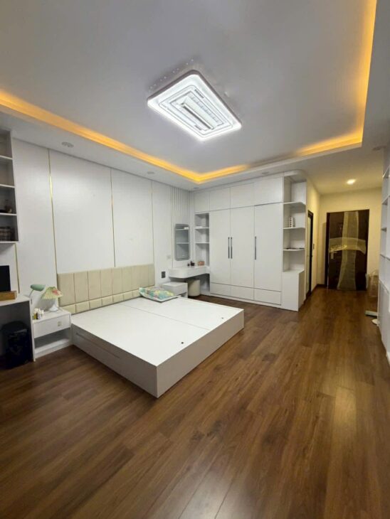 nhà đẹp Ngọc Thuỵ, 90m x 6 tầng, gara 7 chỗ, kinh doanh, gần Mipec- cầu Long Biên