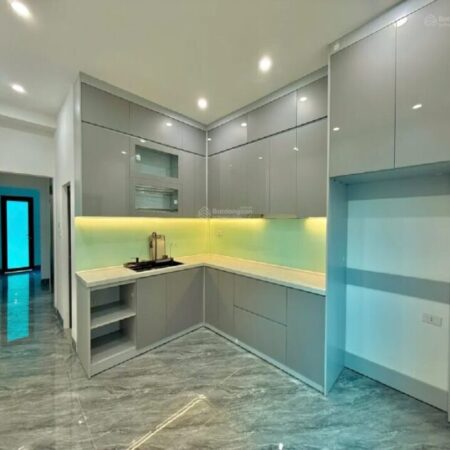 BÁN NHÀ TRUNG TÂM CẦU GIẤY, NGÕ OTO, PHÂN LÔ BÁN CỜ, DT 36M, MT 5M, GIÁ NHỈNH 15 TỶ.