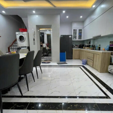 BÁN NHÀ VÕ CHÍ CÔNG, NHÀ ĐẸP, 6 TẦNG THANG MÁY, Ô TÔ ĐỖ CỔNG, FULL NỘI THẤT – 10 TỶ