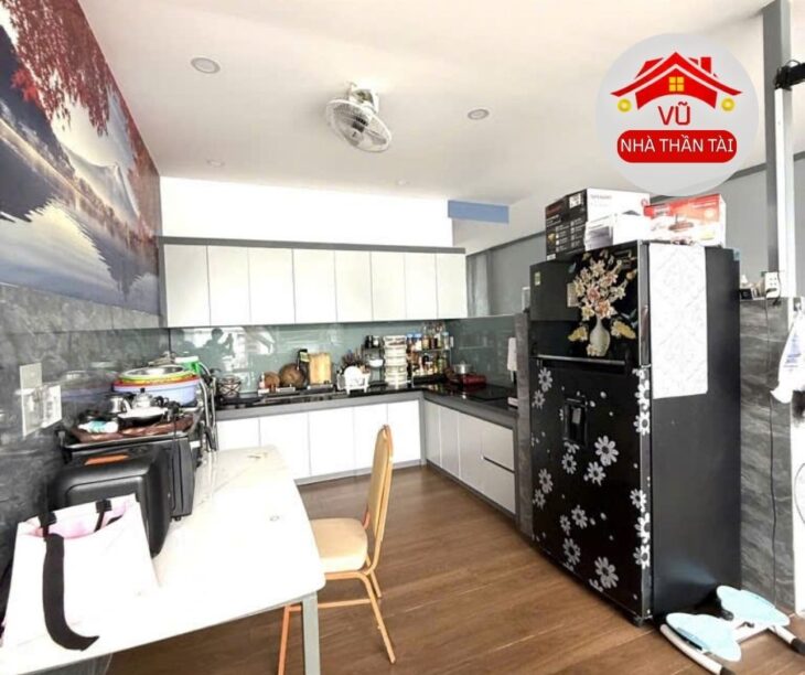 Bán Nhà Đẹp Mặt Tiền Quận 4, gần Vĩnh Khánh, 2 xe hơi tránh, 4 tầng, 5,3 x 9,5m , Nhỉnh 8 Đồng