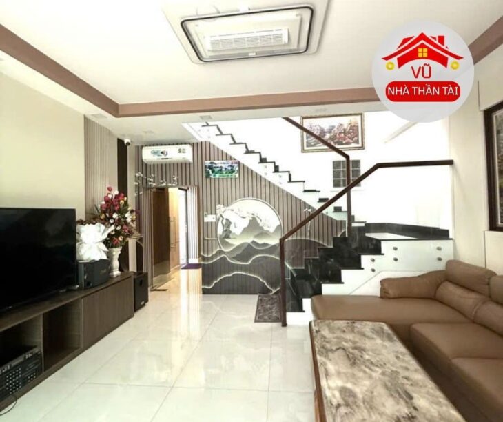 Bán Nhà Đẹp Mặt Tiền Quận 4, gần Vĩnh Khánh, 2 xe hơi tránh, 4 tầng, 5,3 x 9,5m , Nhỉnh 8 Đồng