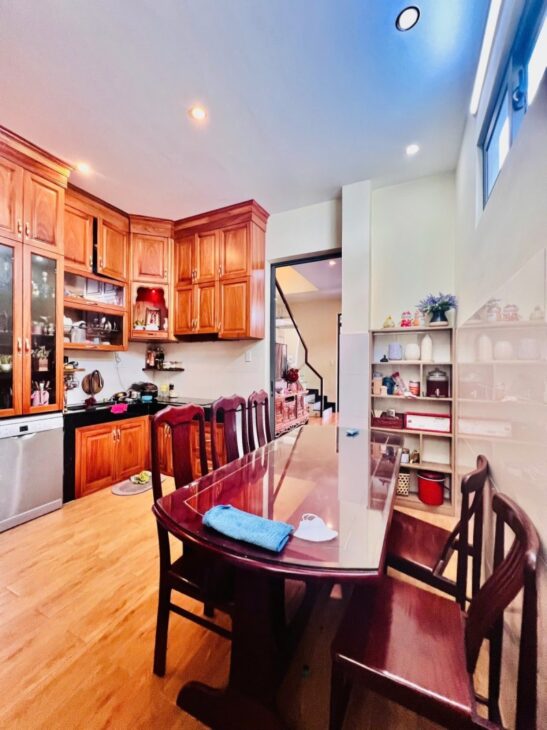 Bán nhà đường Số 6, Phường Linh Tây, Thủ Đức, TP HCM. DT 72m2, SH, 7.99 tỷ. LH: 0933125879