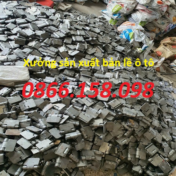 Dấu hiệu của bản lề xe tải cần thay thế để đảm bảo an toàn?