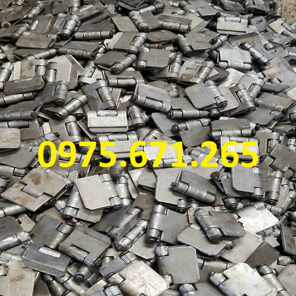 Bản lề thùng xe ba gác chi tiết nhỏ quyết định độ bền và an toàn của xe