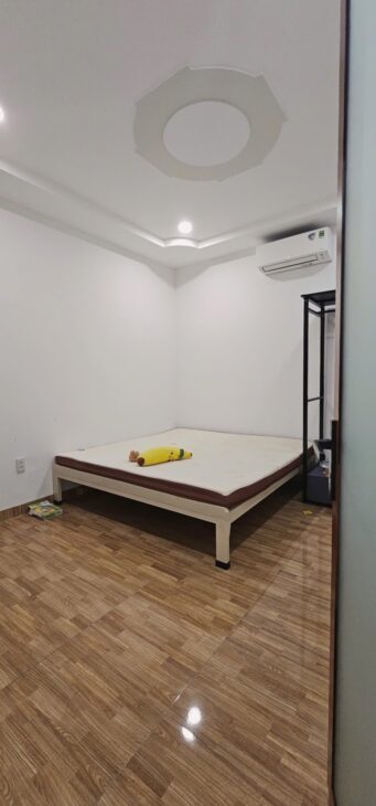 Bán nhà đường Số 13, Linh Xuân, TP HCM. DT 100m2, 2 tầng, 3PN, SH, 6.8 tỷ. LH: 0933125879
