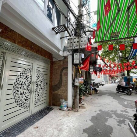 BÁN NHÀ DÒNG TIỀN TRUNG TÂM CẦU GIẤY NGÕ THÔNG THOÁNG NHÀ MỚI THANG MÁY FULL NỘI THẤT 19,8 TỶ